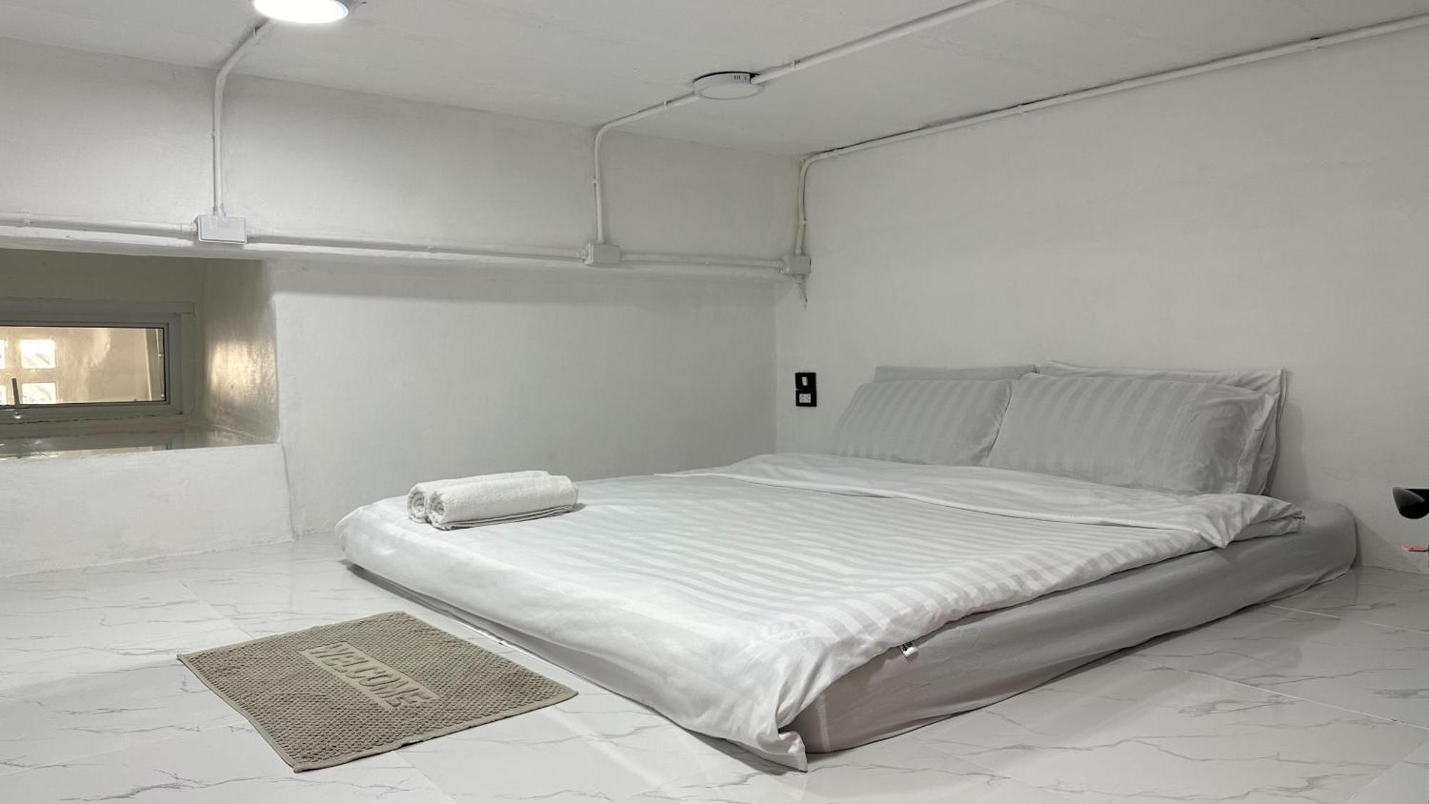 Megun Capsule 150 Cm Apartment Bangkok Exterior photo